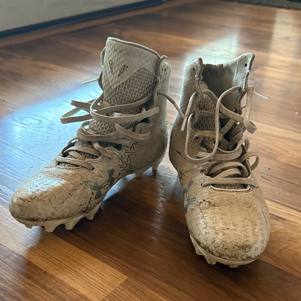 Under Armour White Lace-Up Cleats